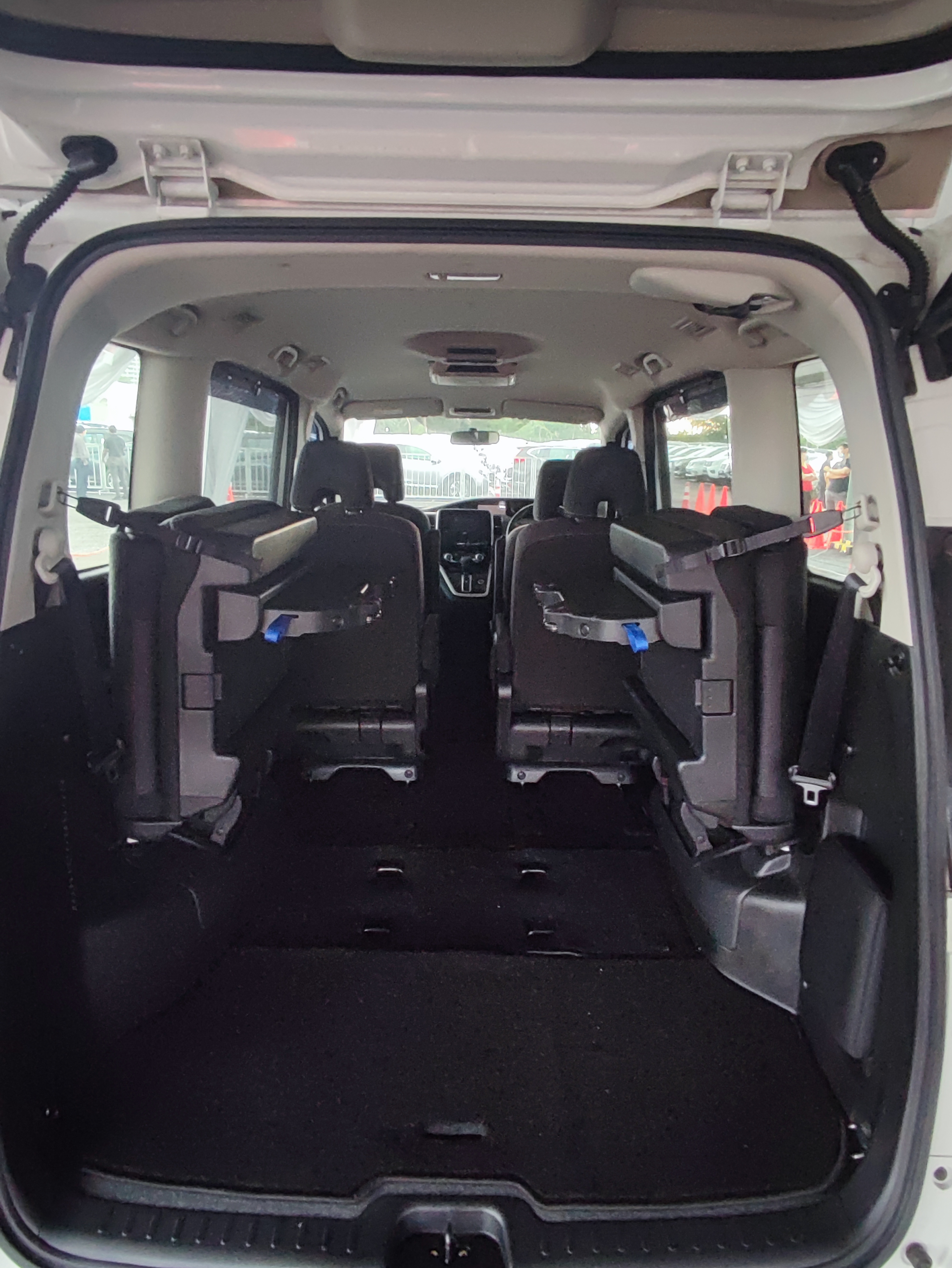 Car 4 Photo 2
